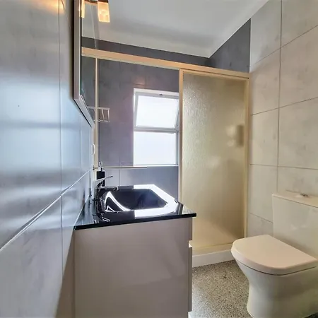 Couple Friendly Ocean View @catchofthedaypt * Портиман